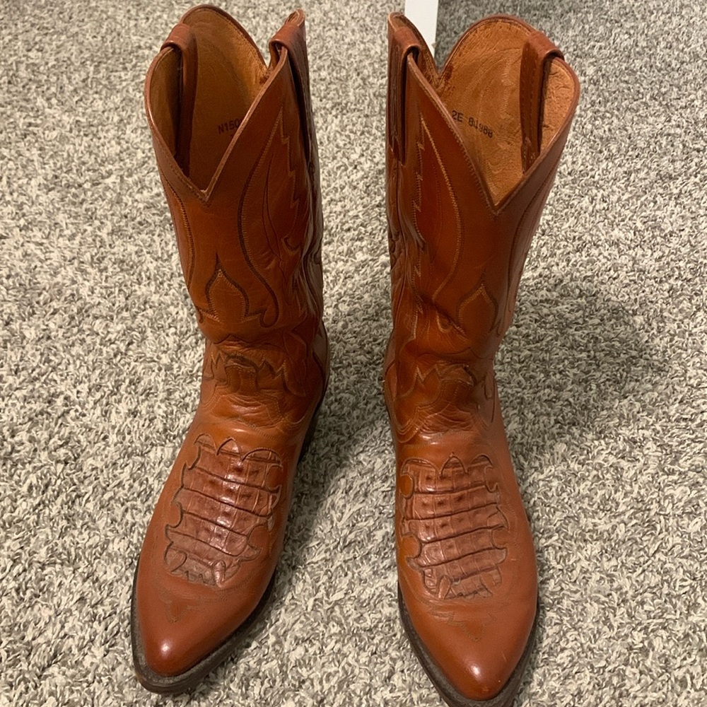 Lucchese Light Brown Crocodile Inlay Point toe Boots size 9
